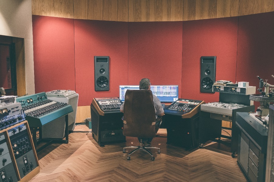 Mastering room